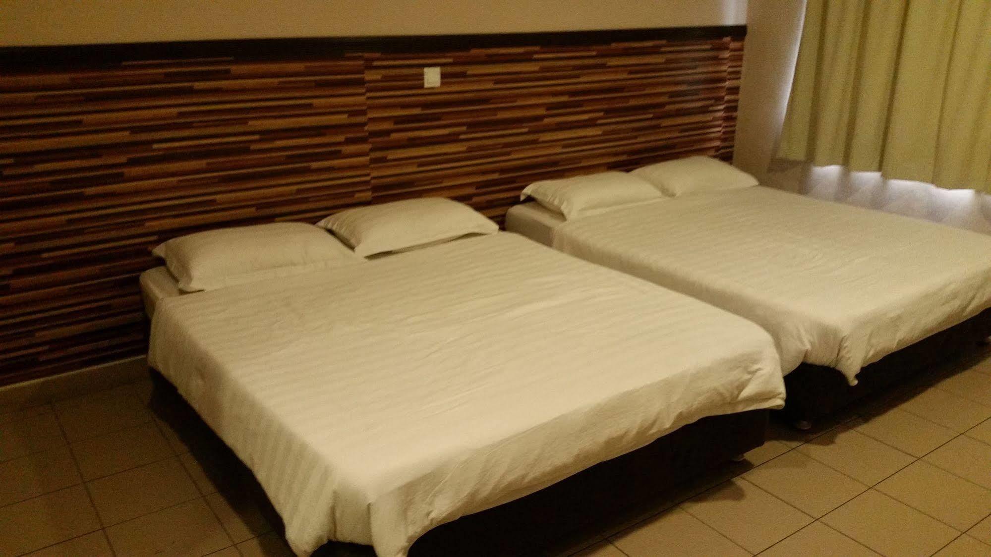 Hotel Iskandar Kota Kinabalu Ngoại thất bức ảnh